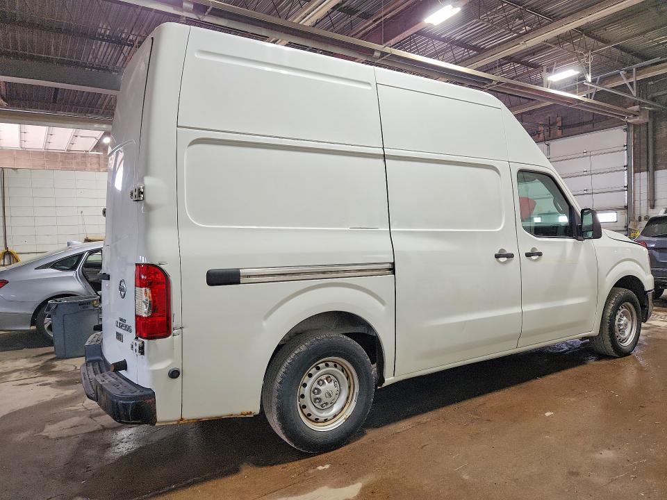 2014 NISSAN NV 2500 — Фото 3 из 13