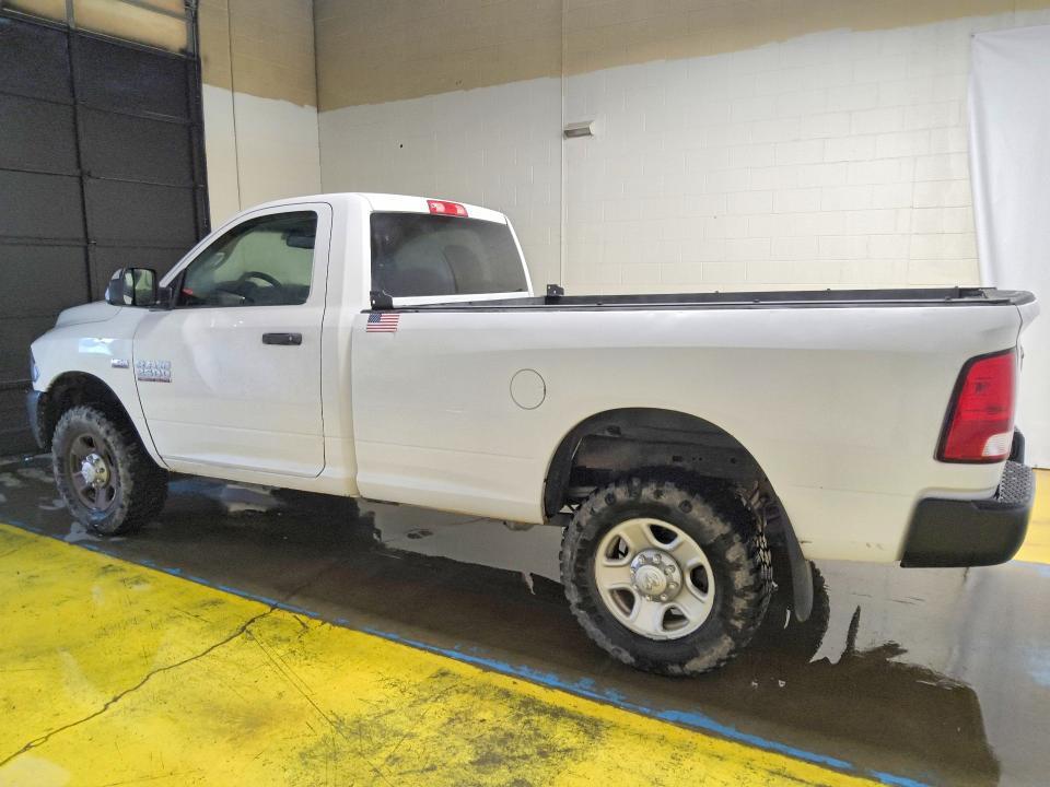 2014 RAM 2500 ST — Фото 2 из 12