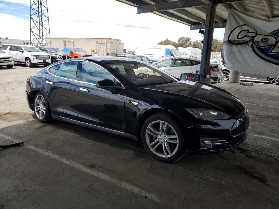 2014 TESLA MODEL 3 — Фото 4 из 12