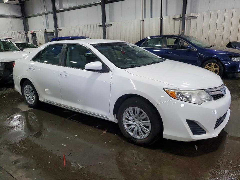 2014 TOYOTA CAMRY LE — Фото 4 из 12