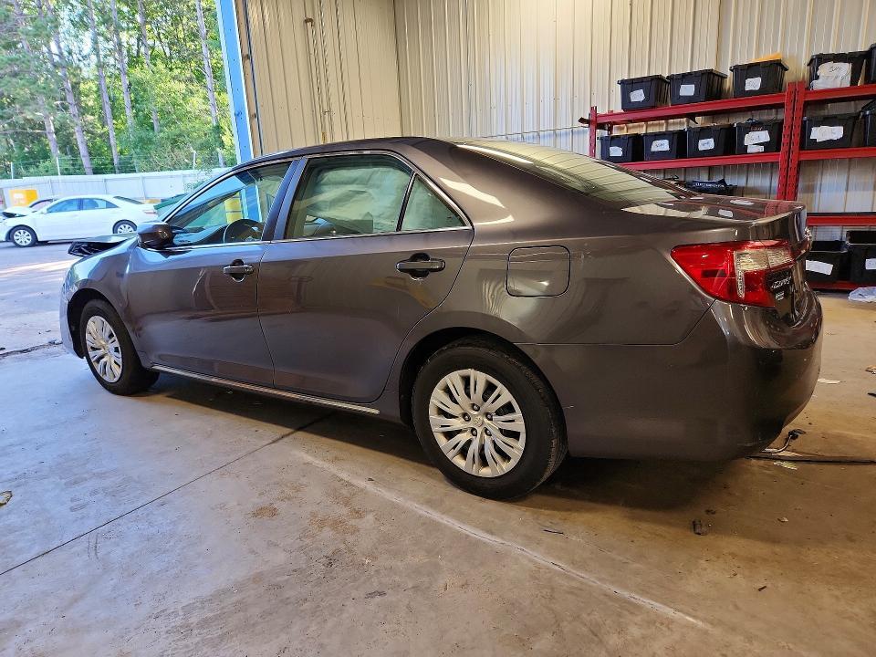 2014 TOYOTA CAMRY LE — Фото 2 из 12