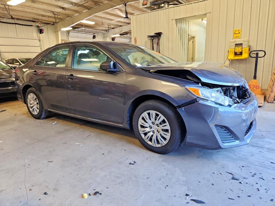 2014 TOYOTA CAMRY LE — Фото 4 из 12