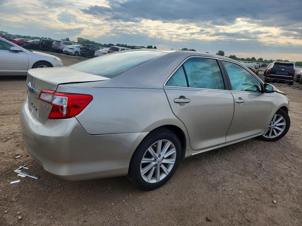 4T4BF1FK7ER337997 2014 TOYOTA CAMRY photo no. 3