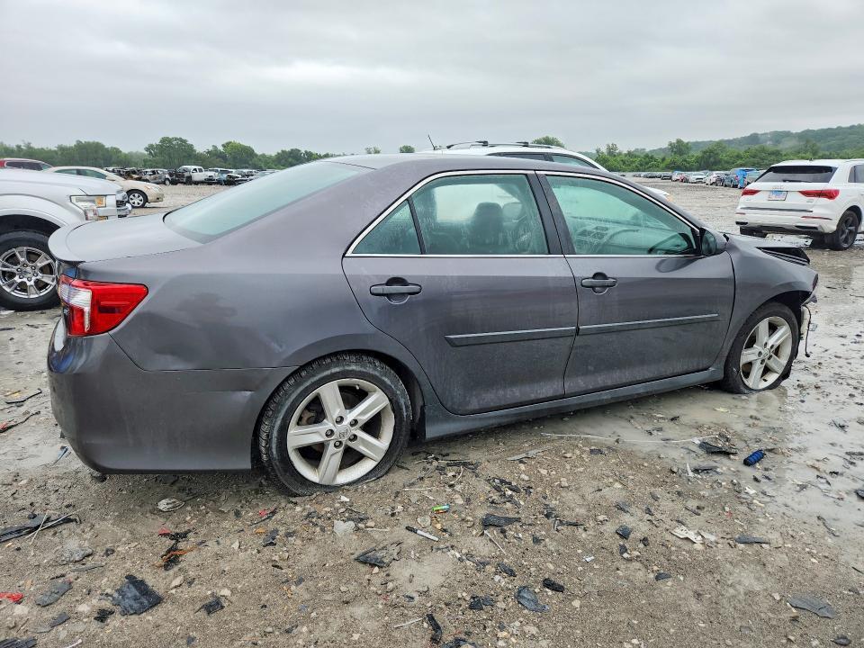 2014 TOYOTA CAMRY SE — Фото 3 из 12