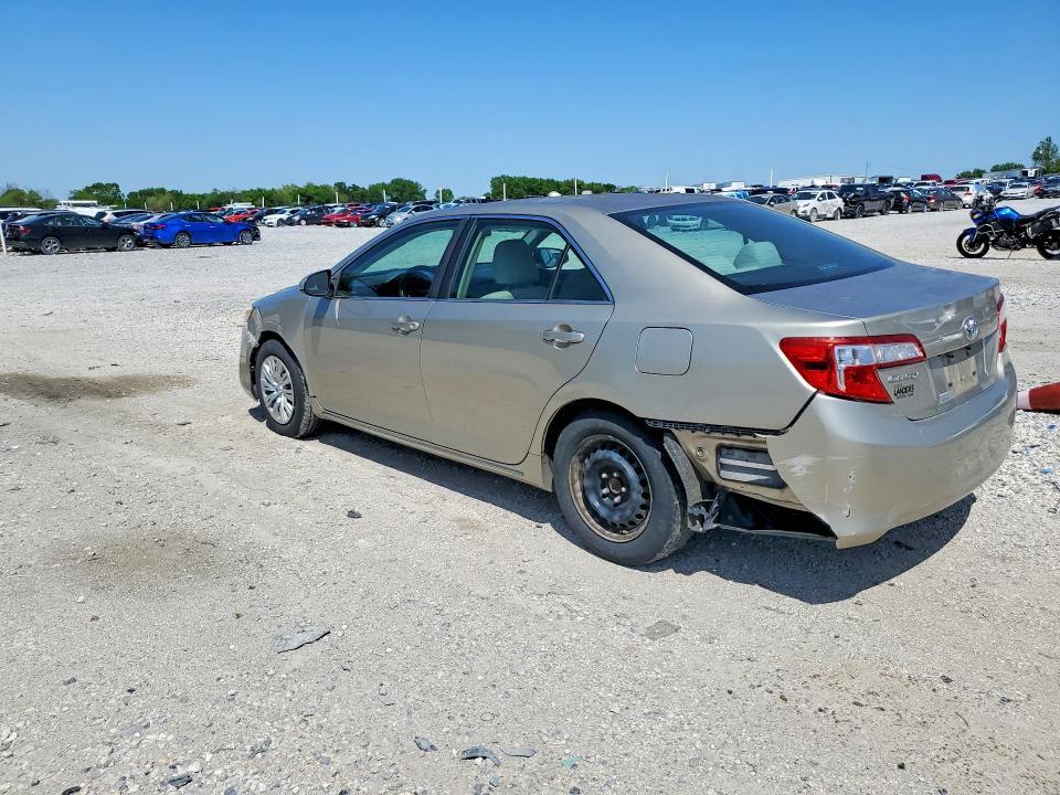 2014 TOYOTA CAMRY LE — Фото 2 из 13