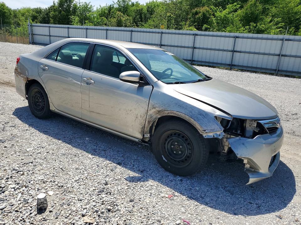 2014 TOYOTA CAMRY LE — Фото 4 из 13