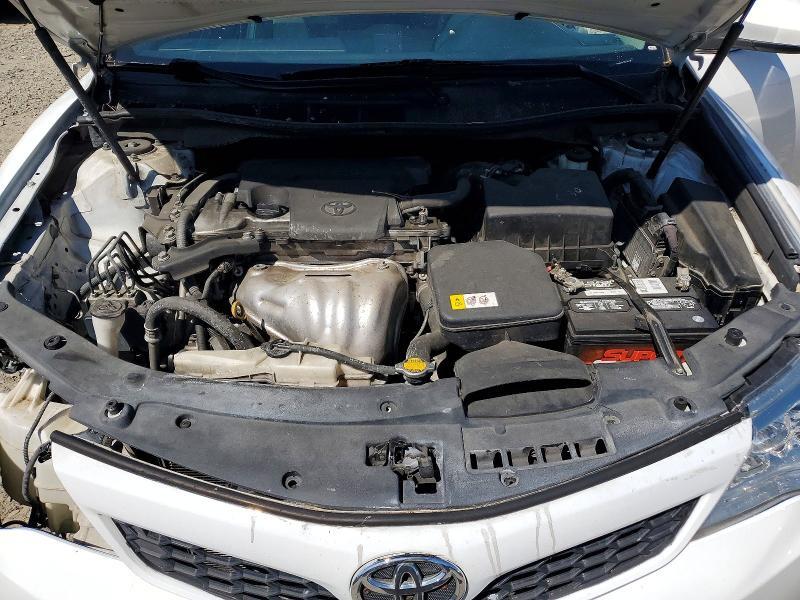 2014 TOYOTA CAMRY SE — Фото 11 из 12