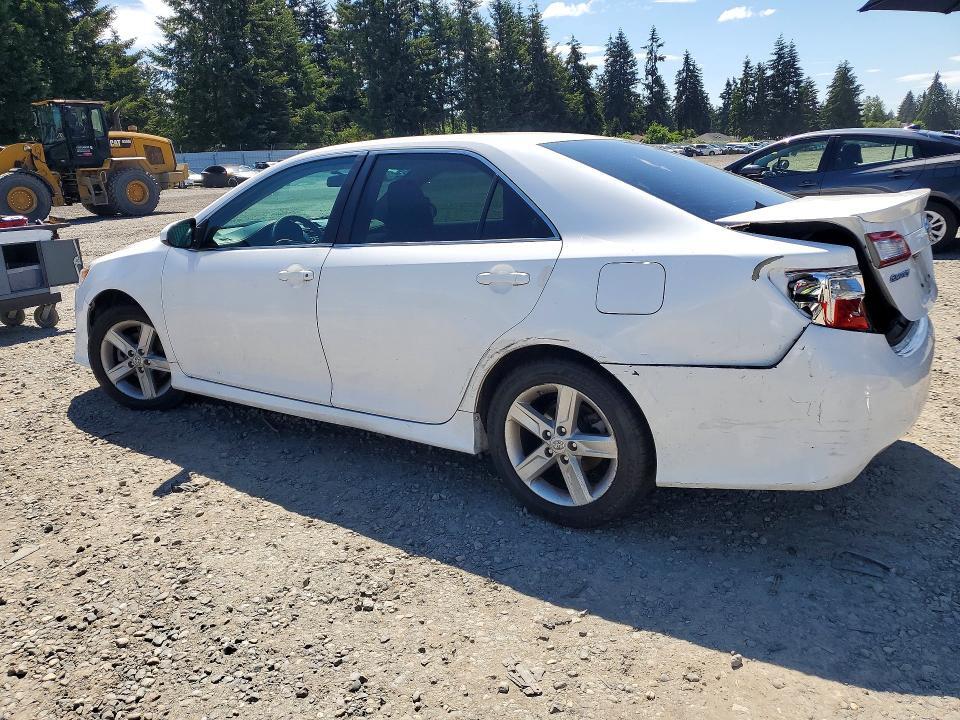 2014 TOYOTA CAMRY SE — Фото 2 из 12
