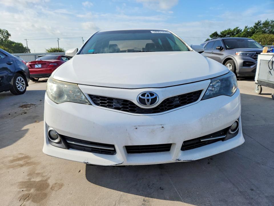 2014 TOYOTA CAMRY SE — Фото 5 из 12