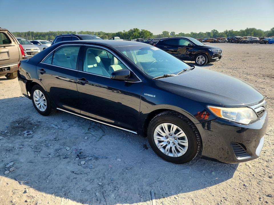 2014 TOYOTA CAMRY HYBRID LE — Фото 4 из 12