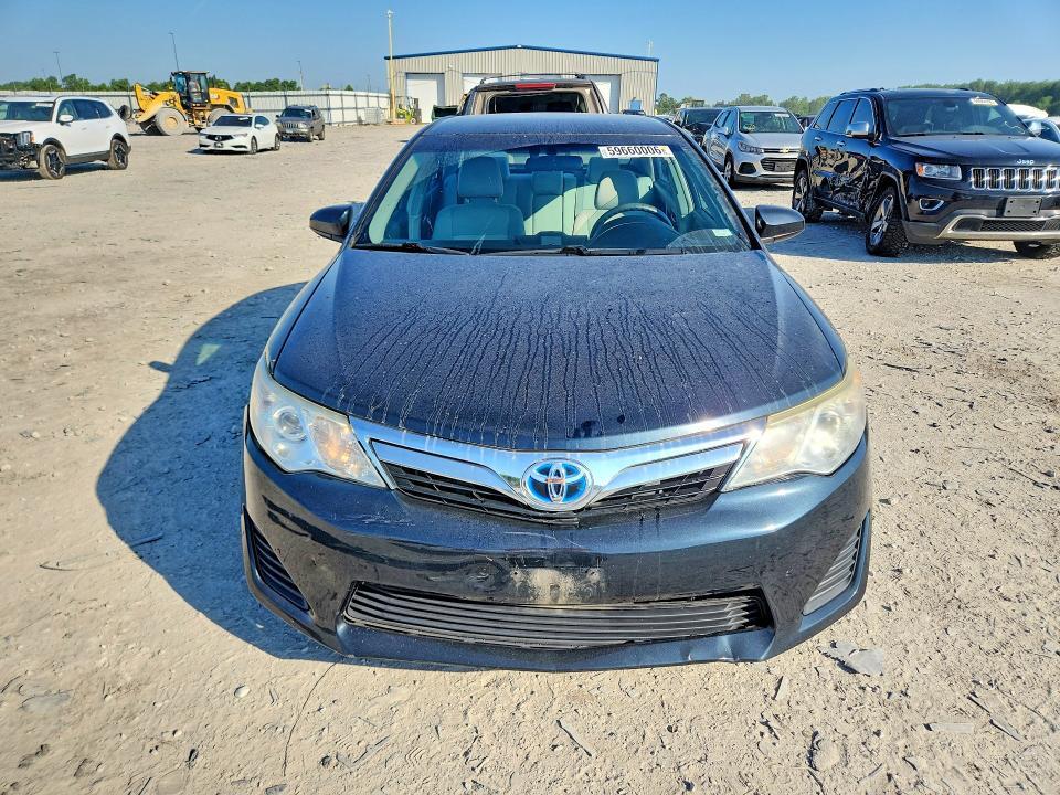 2014 TOYOTA CAMRY HYBRID LE — Фото 5 из 12