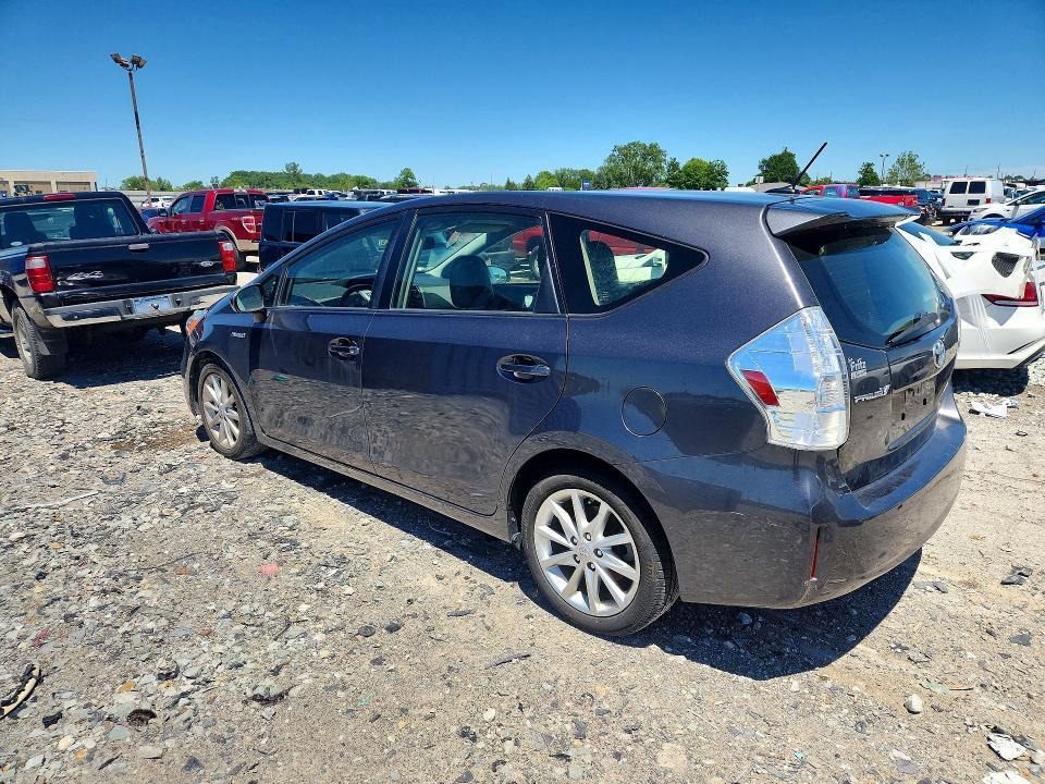 2014 TOYOTA PRIUS V — Фото 2 из 13