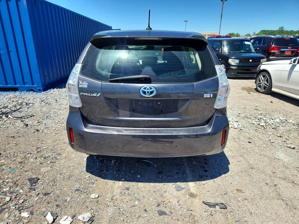 2014 TOYOTA PRIUS V — Фото 6 из 13