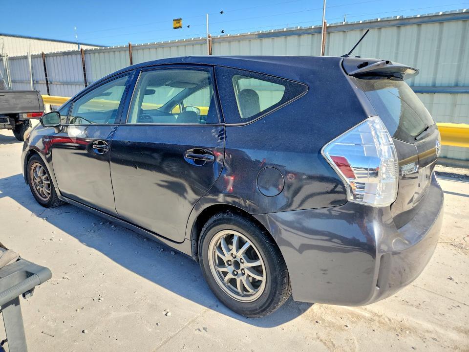 2014 TOYOTA PRIUS V TWO — Фото 2 из 12