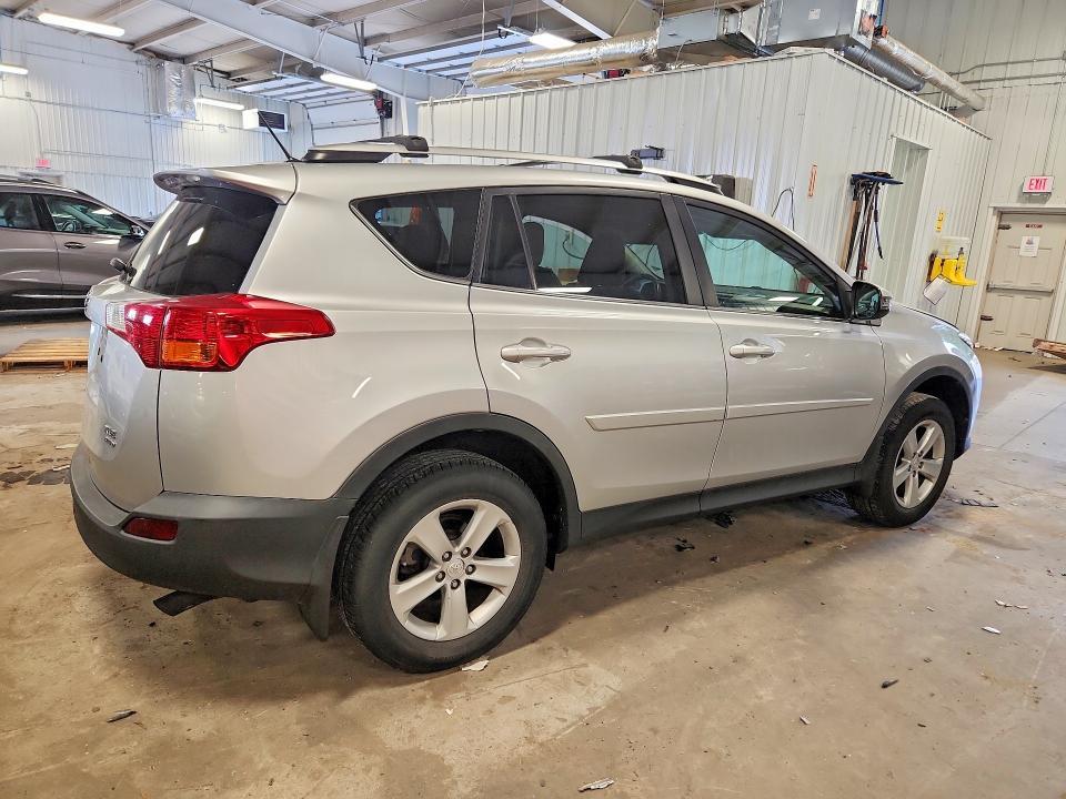 2014 TOYOTA RAV4 XLE — Фото 3 из 12