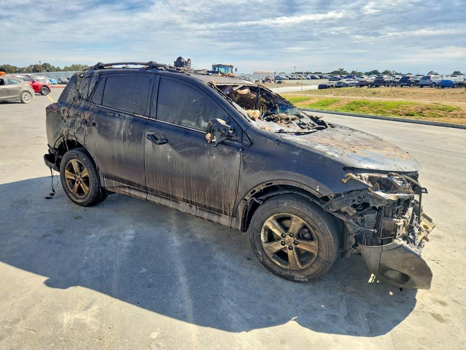 2014 TOYOTA RAV4 XLE — Фото 4 из 12