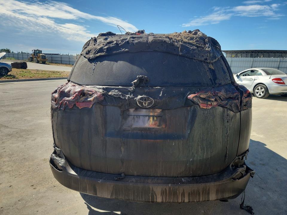 2014 TOYOTA RAV4 XLE — Фото 6 из 12