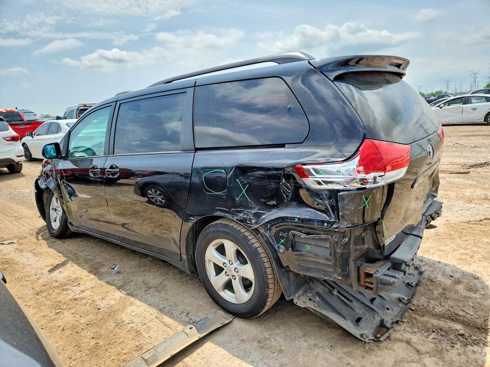 2014 TOYOTA SIENNA LE — Фото 2 из 13