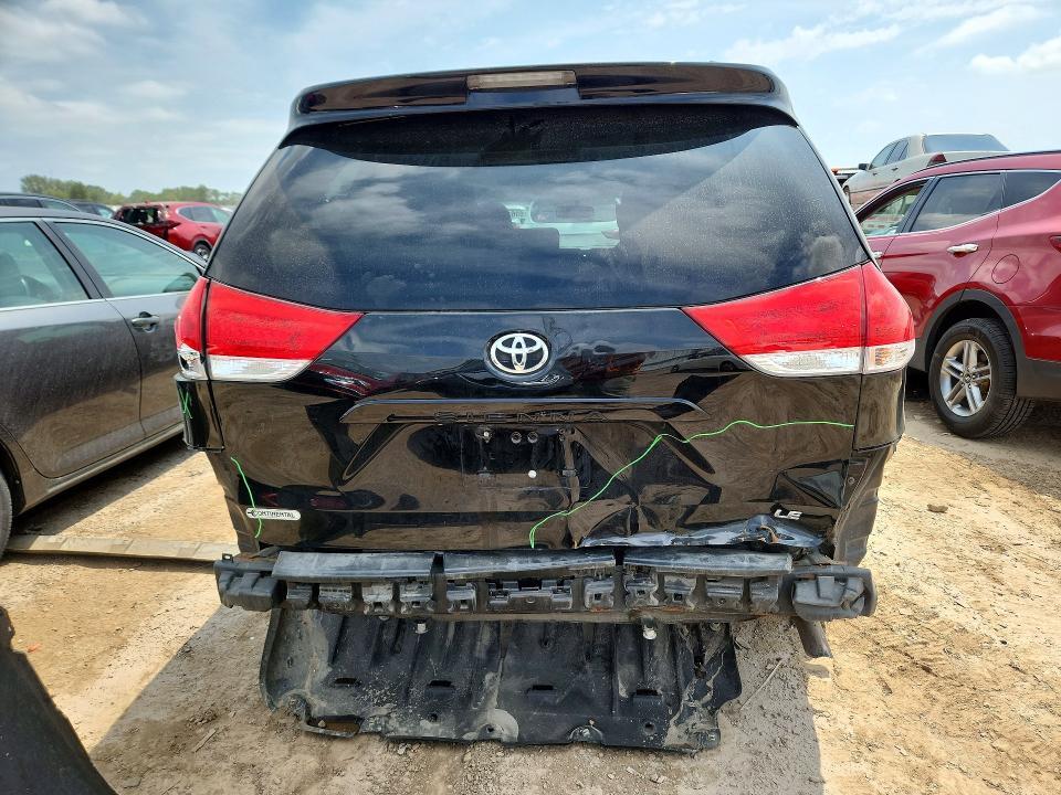 2014 TOYOTA SIENNA LE — Фото 6 из 13
