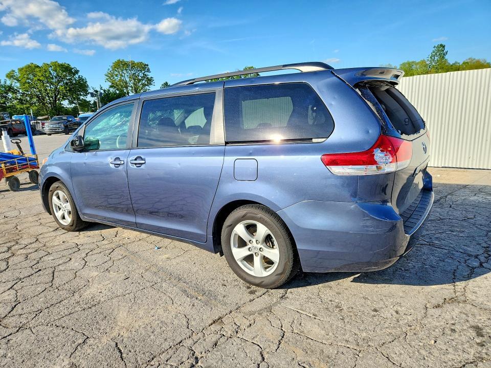 5TDKK3DC8ES479300 2014 TOYOTA SIENNA photo no. 2