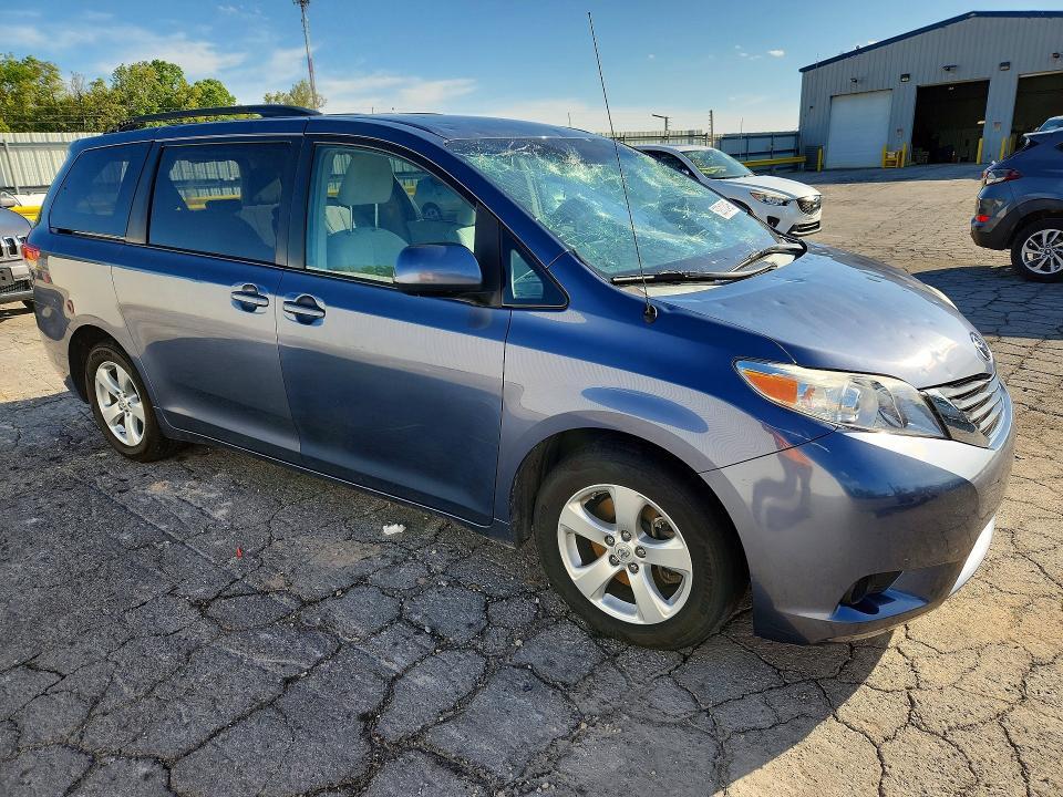 5TDKK3DC8ES479300 2014 TOYOTA SIENNA photo no. 4