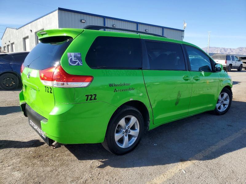 2014 TOYOTA SIENNA LE — Фото 3 из 14