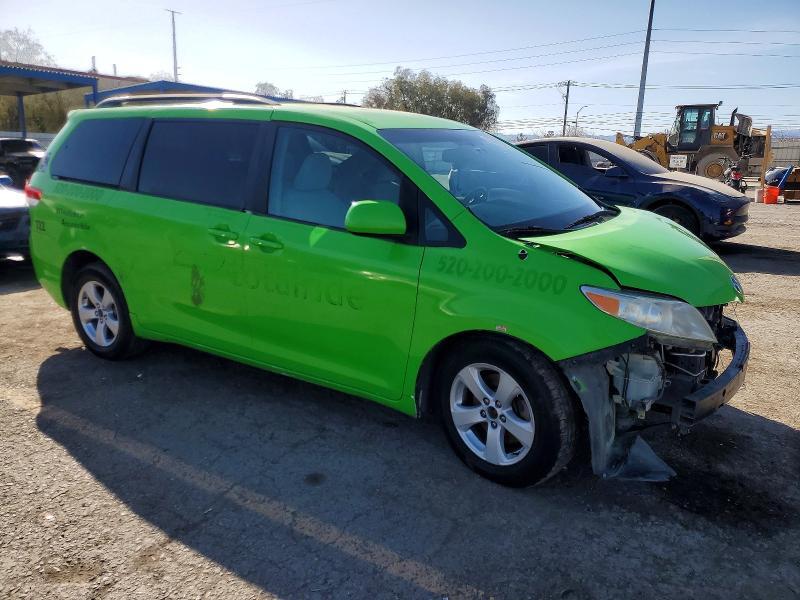 2014 TOYOTA SIENNA LE — Фото 4 из 14