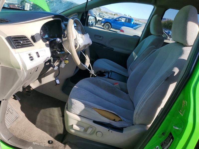 2014 TOYOTA SIENNA LE — Фото 7 из 14