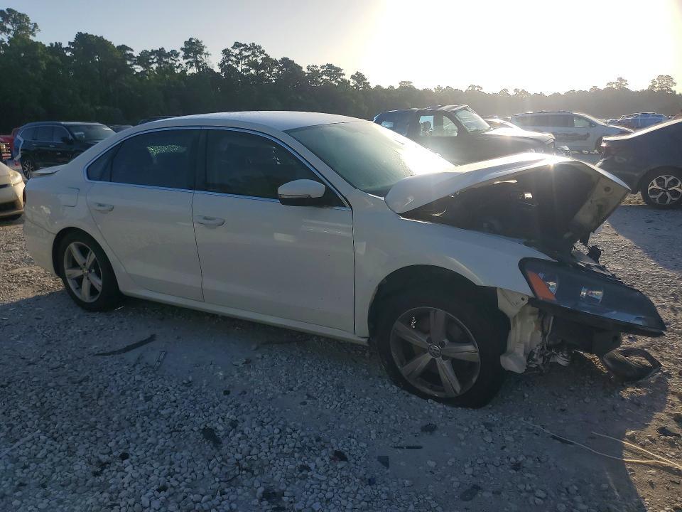 2014 VOLKSWAGEN PASSAT SE — Фото 4 из 12