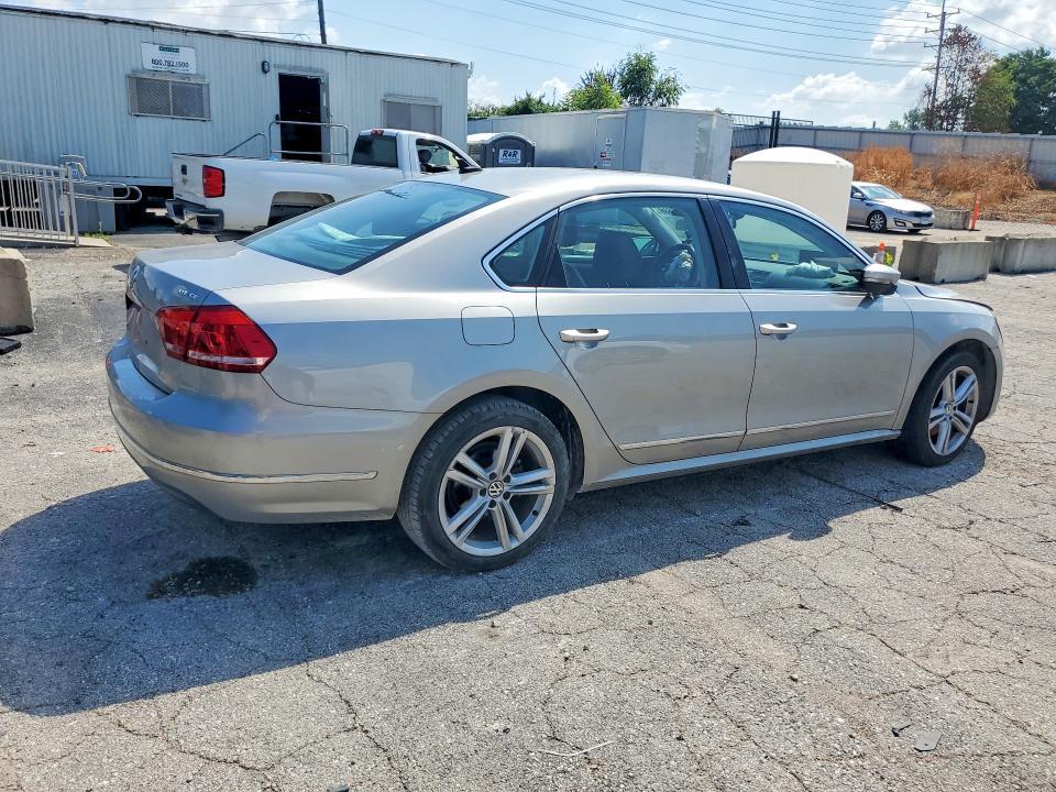 2014 VOLKSWAGEN PASSAT SE — Фото 3 из 12