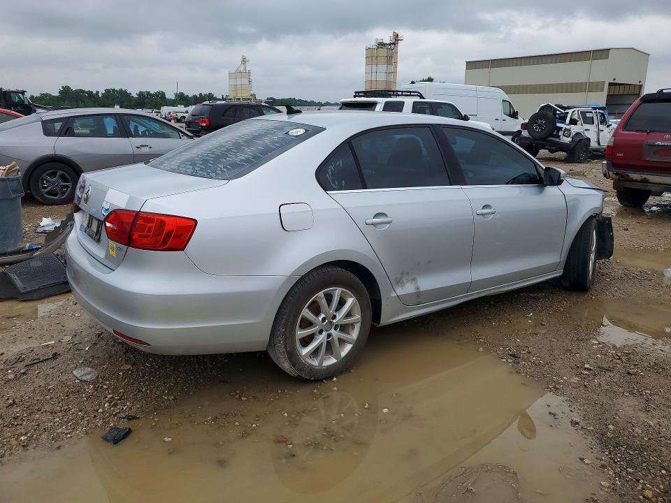2014 VOLKSWAGEN JETTA SE — Фото 3 из 13