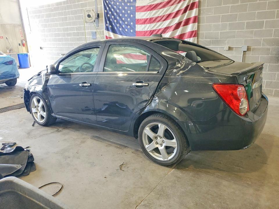 2015 CHEVROLET SONIC 4D — Фото 2 из 12