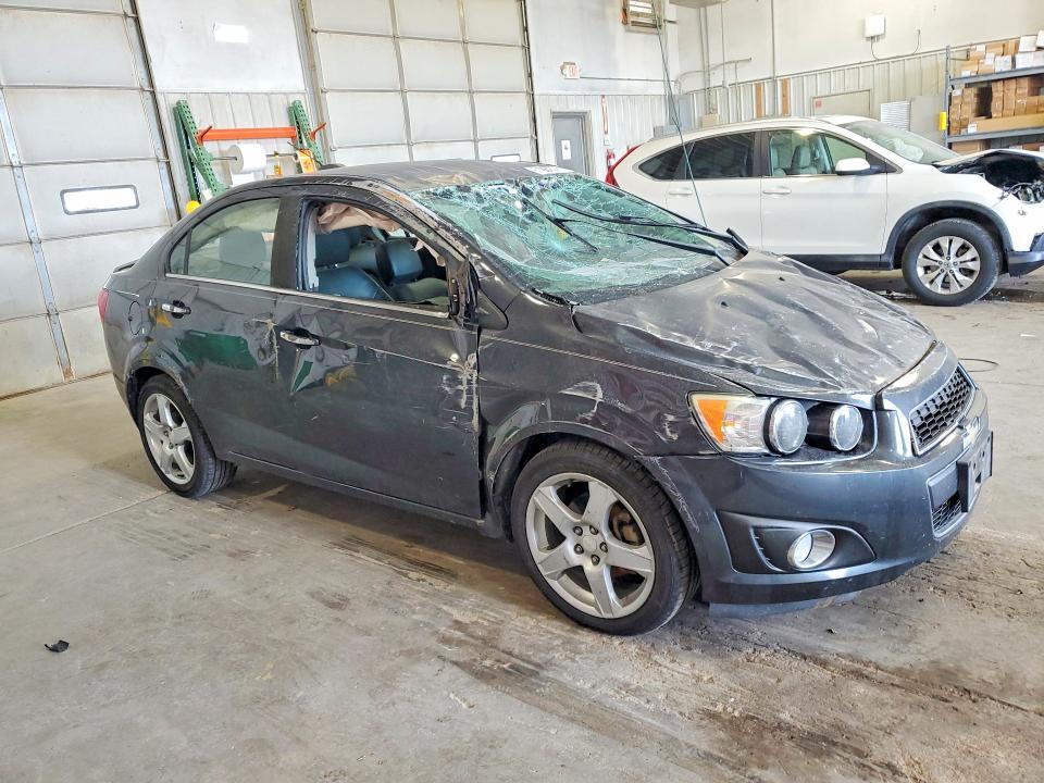 2015 CHEVROLET SONIC 4D — Фото 4 из 12