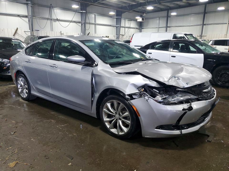 2015 CHRYSLER 200 S — Фото 4 из 12