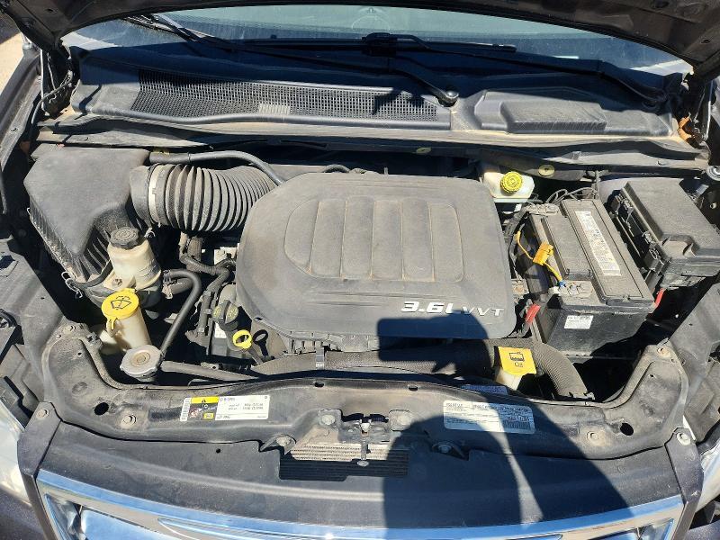 2015 CHRYSLER TOWN & COUNTRY TOURING L — Фото 12 из 13