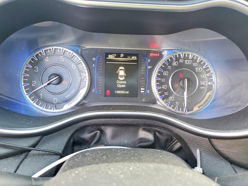 2015 CHRYSLER 200 LIMITED — Фото 9 из 12