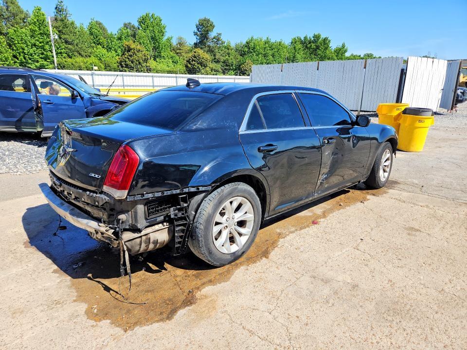 2015 CHRYSLER 300 LIMITED — Фото 3 из 11