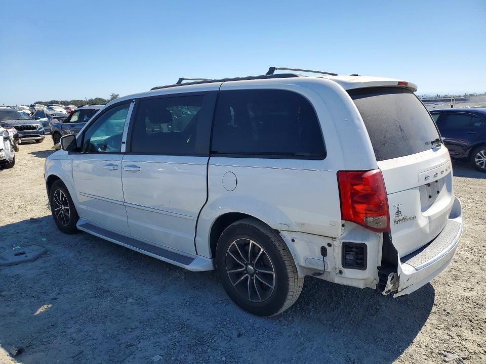 2015 DODGE GRAND CARAVAN R/T — Фото 2 из 13
