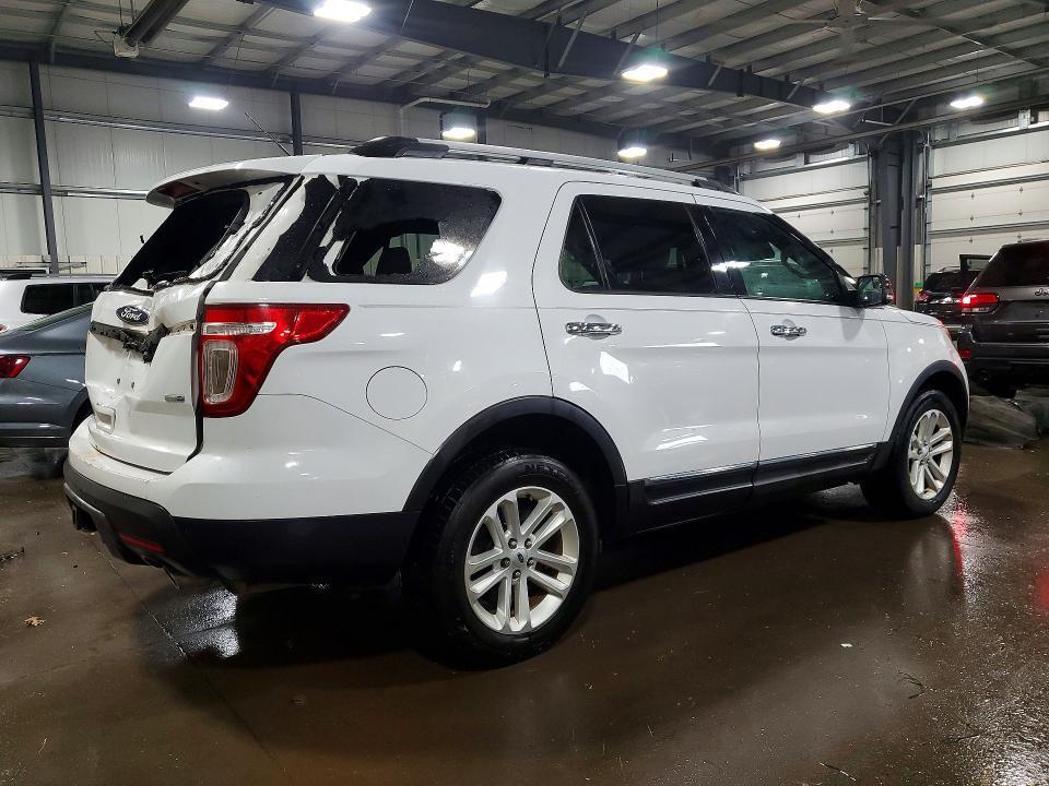 2015 FORD EXPLORER XLT — Фото 3 из 13