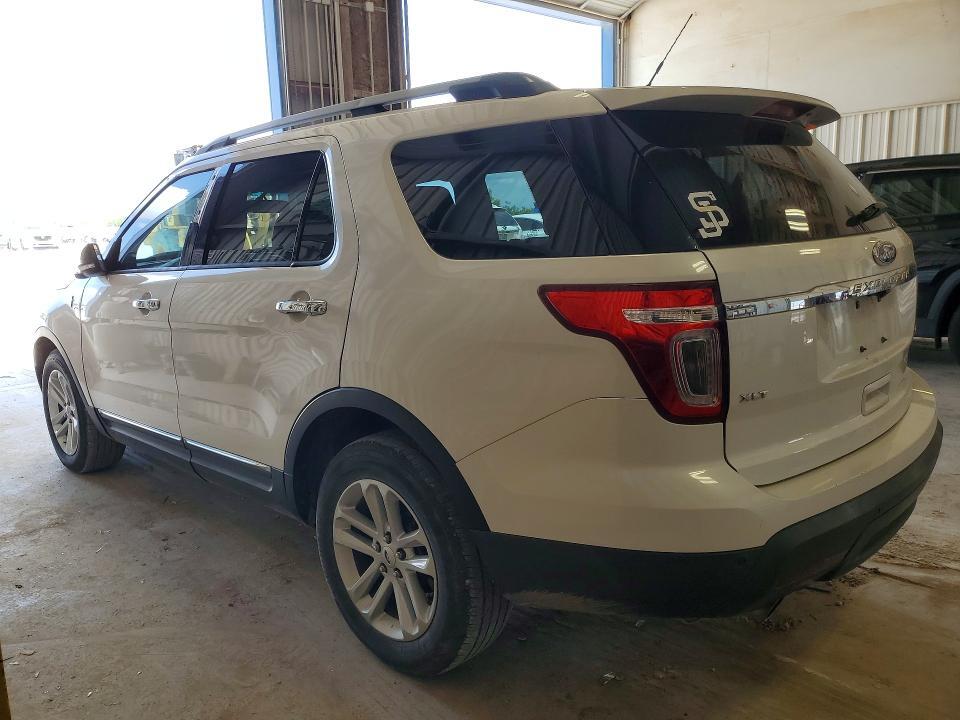 1FM5K7D84FGC15367 2015 FORD EXPLORER photo no. 2
