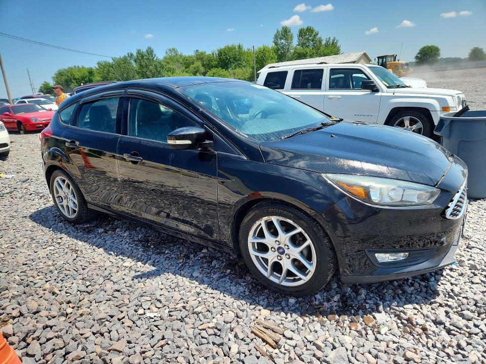 1FADP3K27FL238986 2015 FORD FOCUS photo no. 4