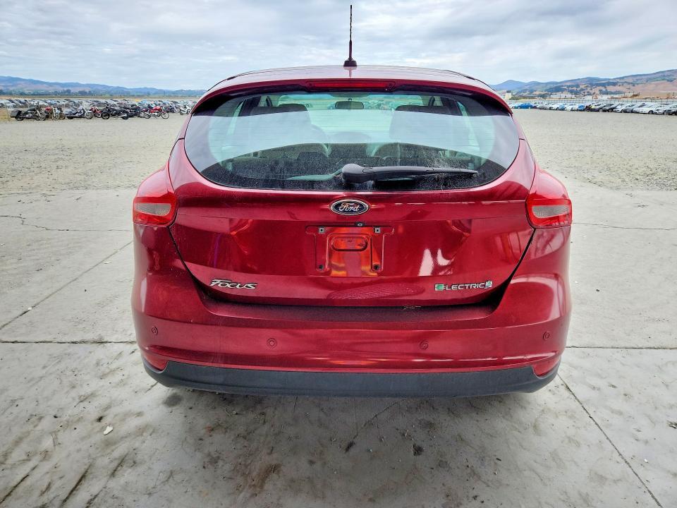 2015 FORD FOCUS BEV — Фото 6 из 13