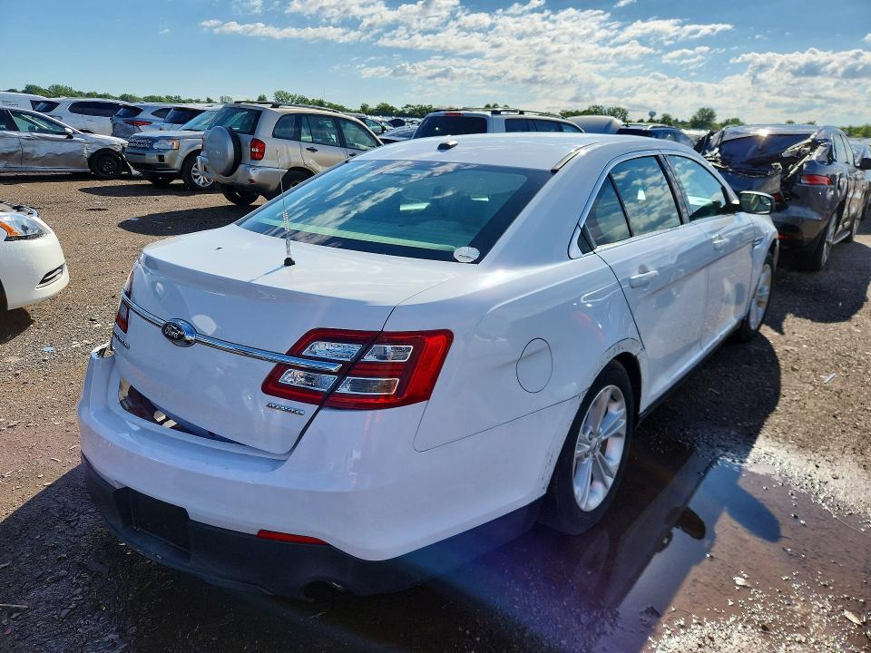 2015 FORD TAURUS SE — Фото 3 из 12