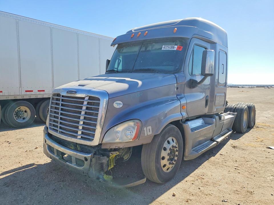 3AKJGLD63FSGL2675 2015 FREIGHTLINER CASCADIA photo no. 1