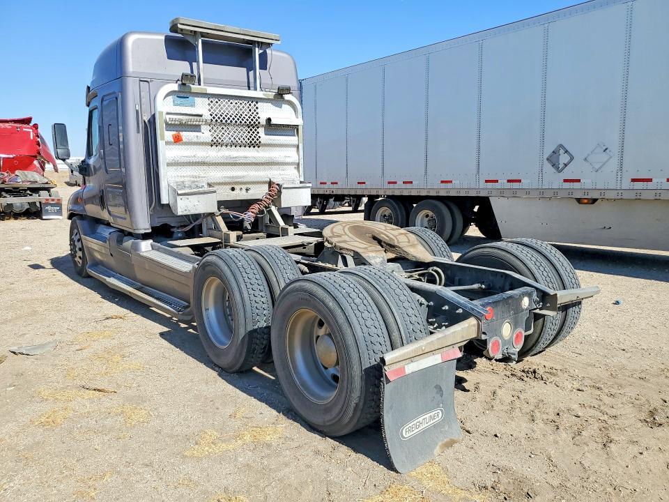 3AKJGLD63FSGL2675 2015 FREIGHTLINER CASCADIA photo no. 2