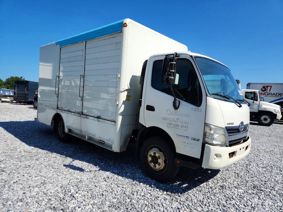 2015 HINO 195 BOX TRUCK — Фото 4 из 13