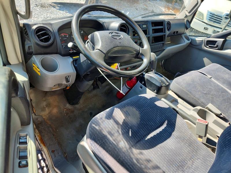 2015 HINO 195 BOX TRUCK — Фото 8 из 13