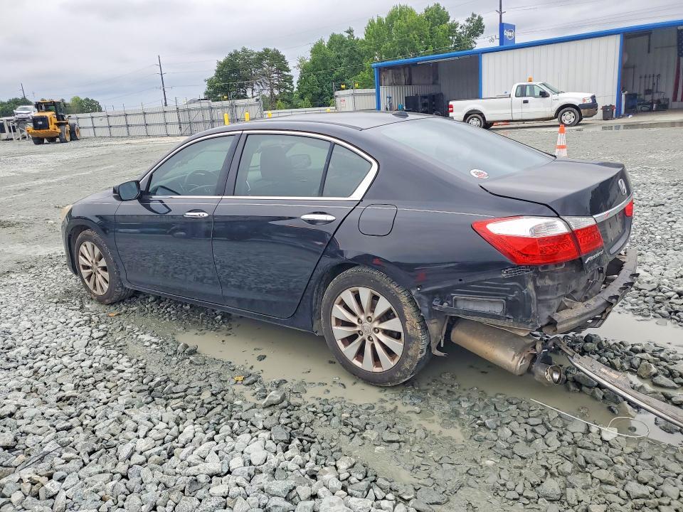 1HGCR3F97FA026190 2015 HONDA ACCORD photo no. 2