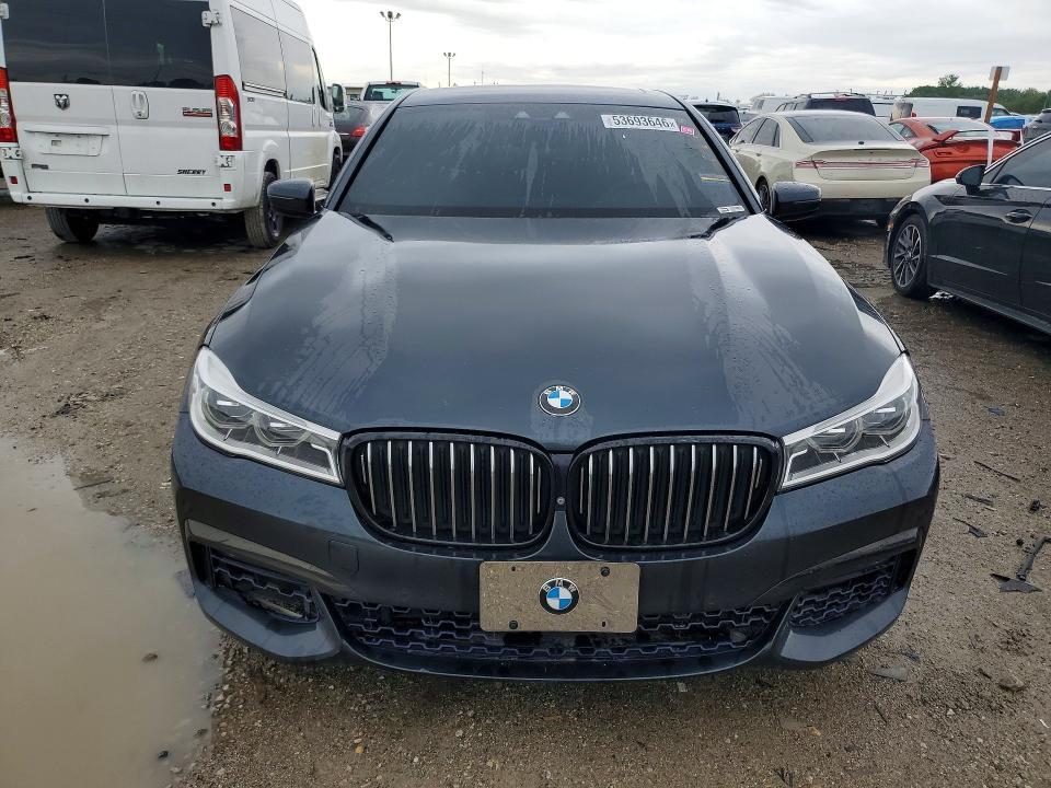 2017 BMW 750 XI — Фото 5 из 12