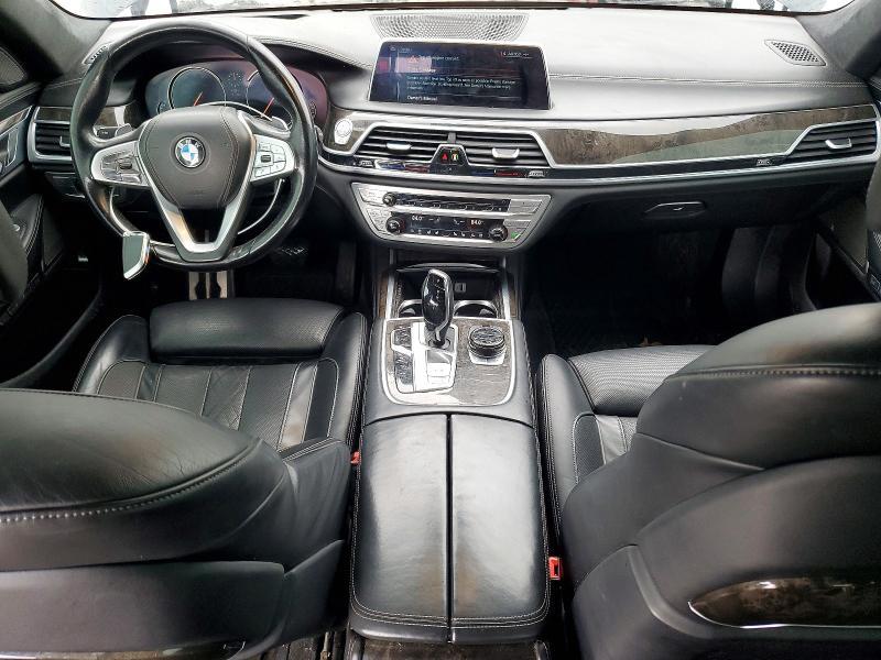 2017 BMW 750 XI — Фото 8 из 12